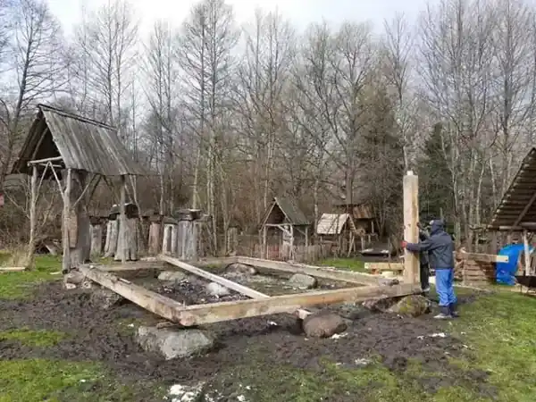 Stara Chata — praca Aliaksandra Kurbana